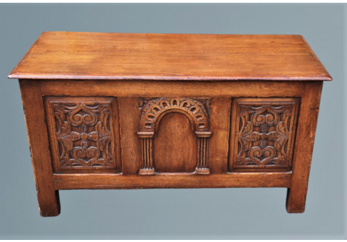 Good Quality Carved Oak Blanket Box / Kist