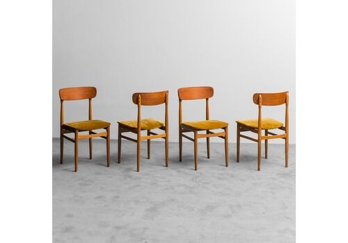 Set Of 4 Scandinavian Style 1960s Vintage Modern Wooden Velvet Chairs