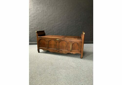 Continental Antique 18th Oak Bench/Coffer