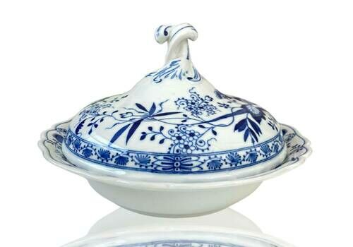 Antique Porcelain Round Tureen | Blue Onions | Hutschenreuther Selb | About 1935