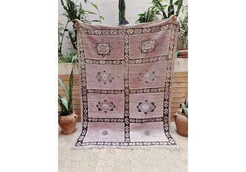 Moroccan Vintage Boujaad Rug : Vibrant Elegance Natural Wool Timeless Elegance