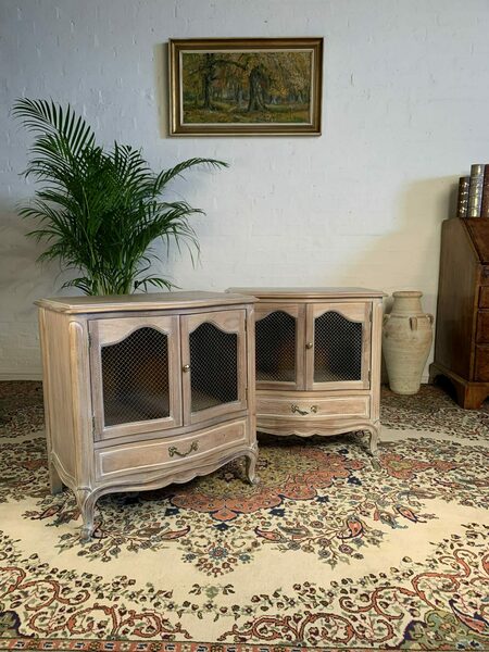 Pair Of Drexel Bedside Cabinets | Vinterior