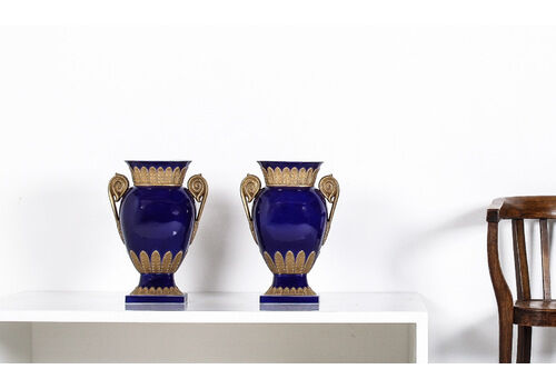 A Pair Of Large Vintage 1980s Rococo Regency Vases By Agostinelli Italy For Harrods.