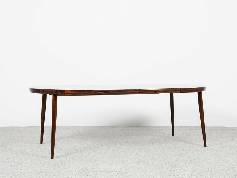 Midcentury Danish Extendable Round Dining Table In Rosewood By Vv Møbler 1960s photo for sale