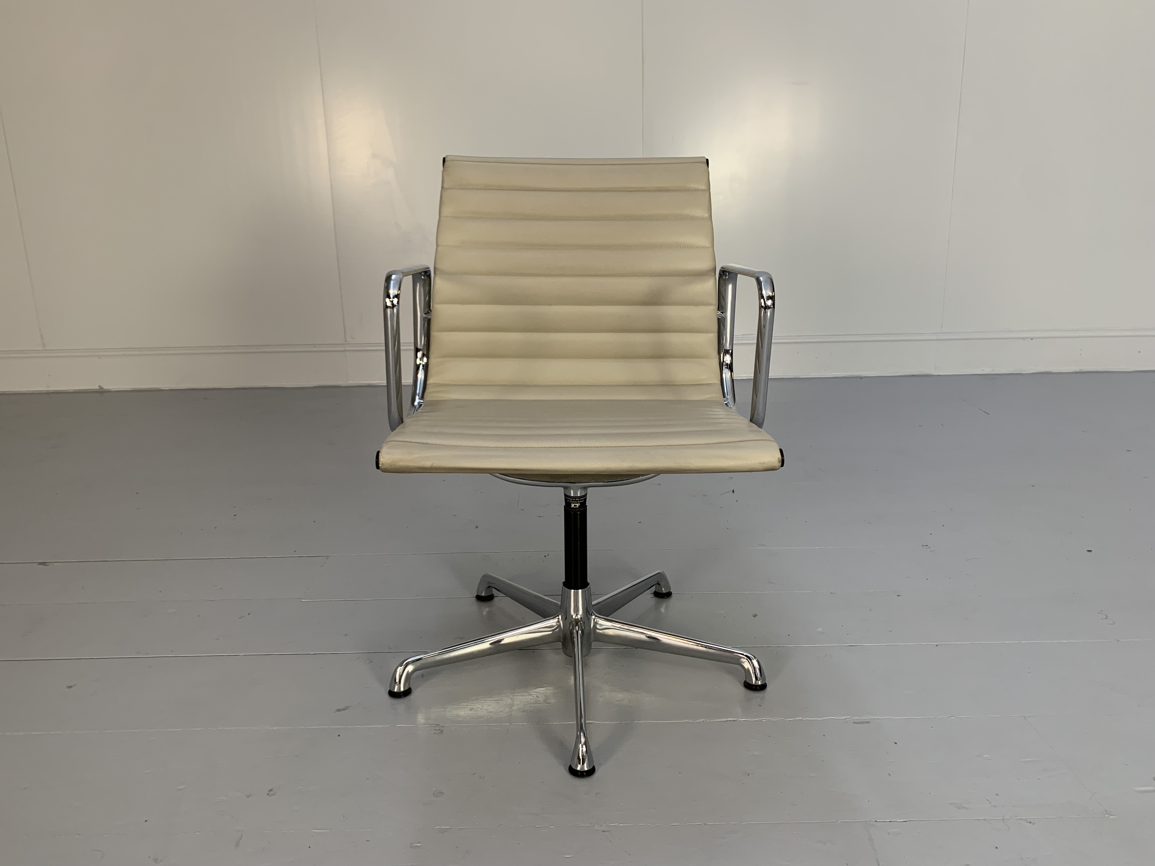 Icf Vitra Eames “Ea 108” Aluminium Chair – In Pale Cream Leather