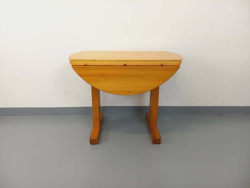 Charlotte Perriand Les Arcs Round Table In Pine photo Furniture