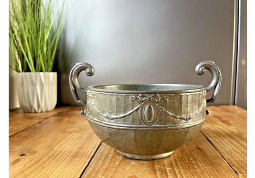Antique Arts & Crafts Civic Pewter 1173 Twin Handled Beaten Finish Fruit Bowl