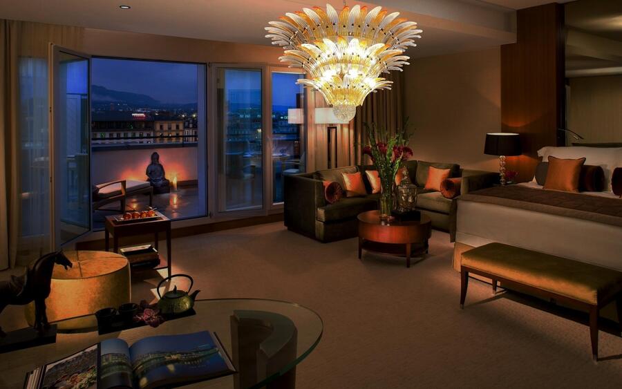Elegant Palmette Ceiling Light   Three Levels, 104 Clear And Amber Glasses photo for sale