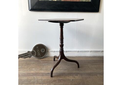 Georgian Tilt Top Tripod Table