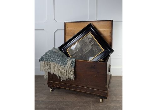 Early 20th Century Rustic Pine Trunk On Castors