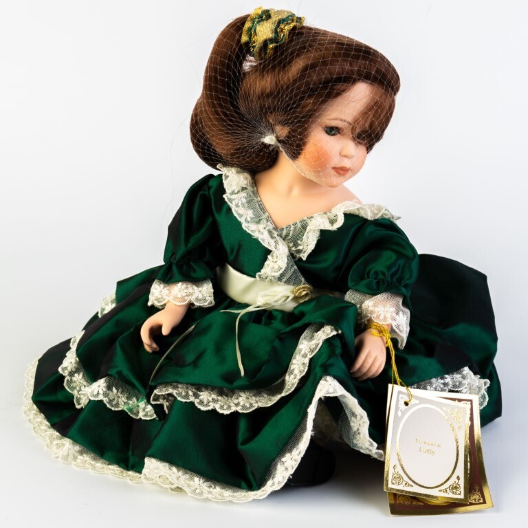 Limited Edition Collector's Alberon Porcelain Doll | Vinterior