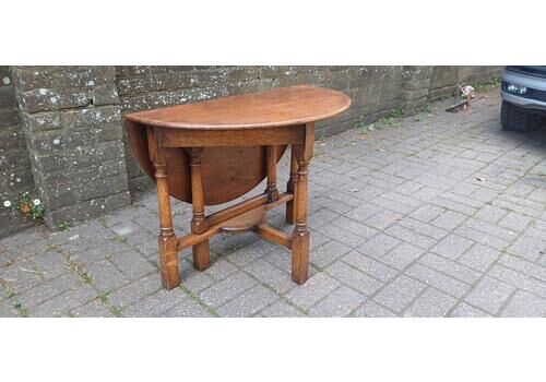 Rare Antique Oak Gate Leg Table – 1920s Drop Leaf Side Table – Jacobean Revival Coffee Or Games Table Compact & Versatile Free Hand Delivery