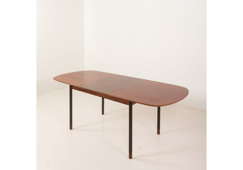 Italian Oval Mid Century Rosewood Dinning Table With Hidden Extensions, 1970s