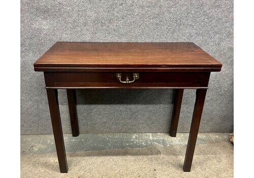 Georgian Mahogany Table, 18th Century And Earlier