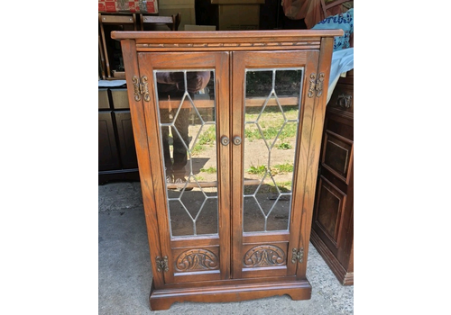 Vintage Old Charm Hi Fi/Record/Stereo Cabinet 2 Adjustable Shelves Tudor Brown