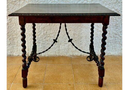 19th Century Spanish Side Table With Cared Turned Legs And Iron Stretcher, 1850