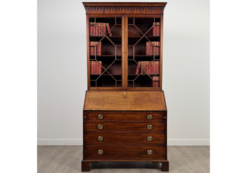 Antique 18th Century Fine Quality Bureau Bookcase In Mahogany