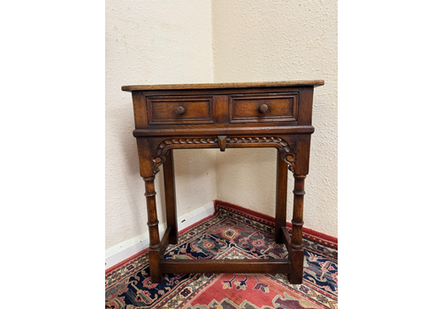 Outstanding Quality Carved Oak Titchmarsh And Goodwin Single Drawer Side Table