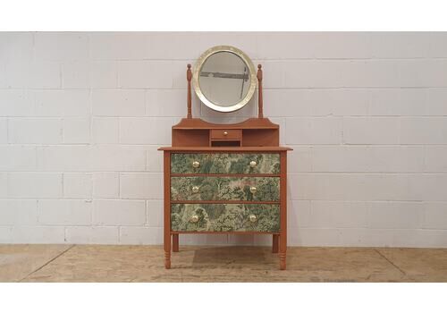 Beaux Wooden Chest Of Drawers With Oval Mirror