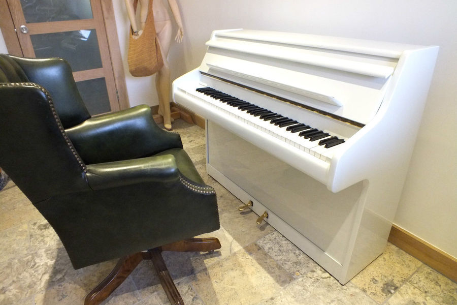 instal Piano White Little free