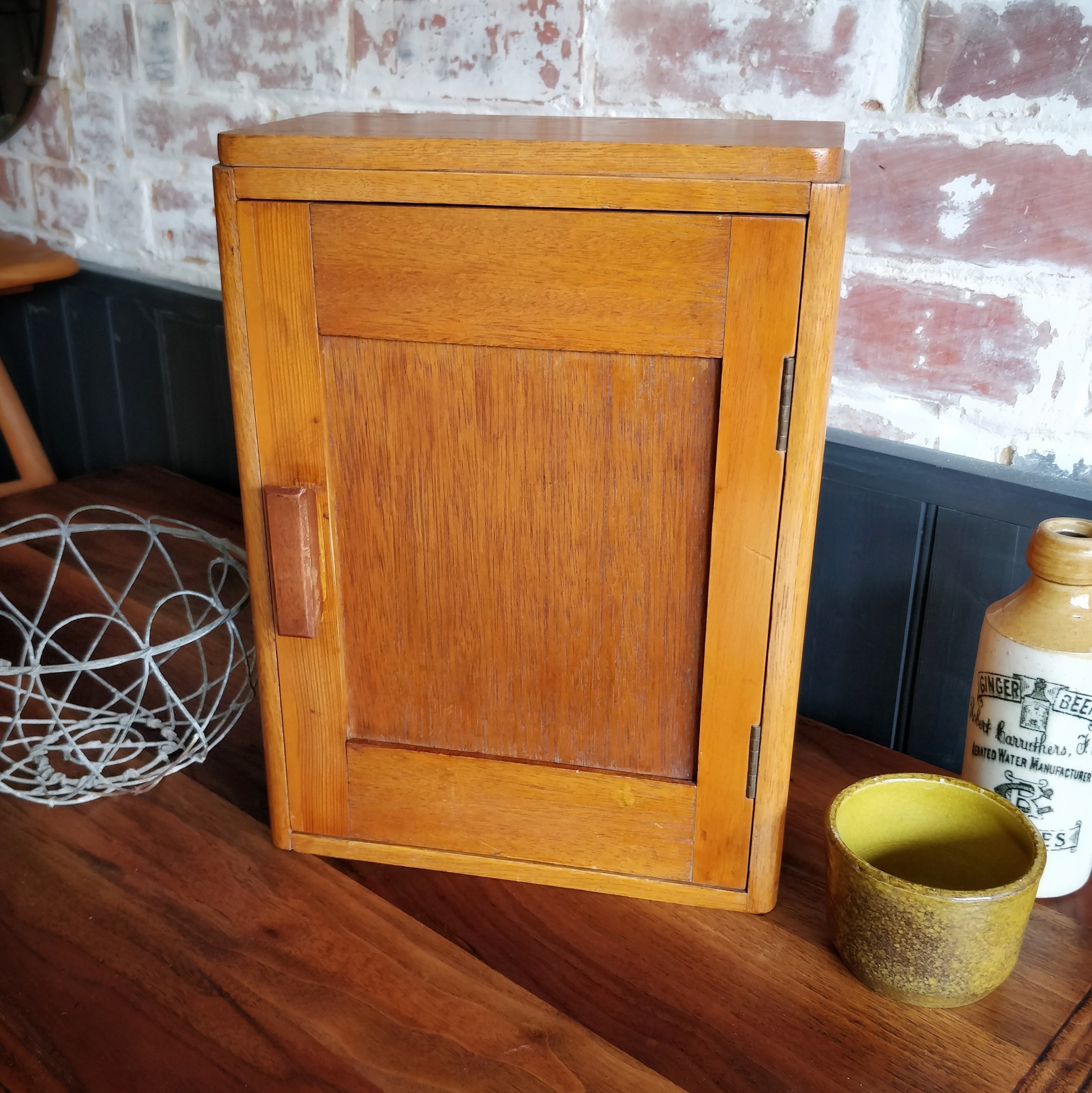 Small Oak Cupboard Vinterior
