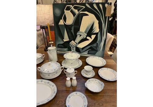 Contemporary Dinner Service Made For Noritake Japan