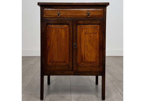 Antique 20th Century Good Quality Small Oak Cupboard