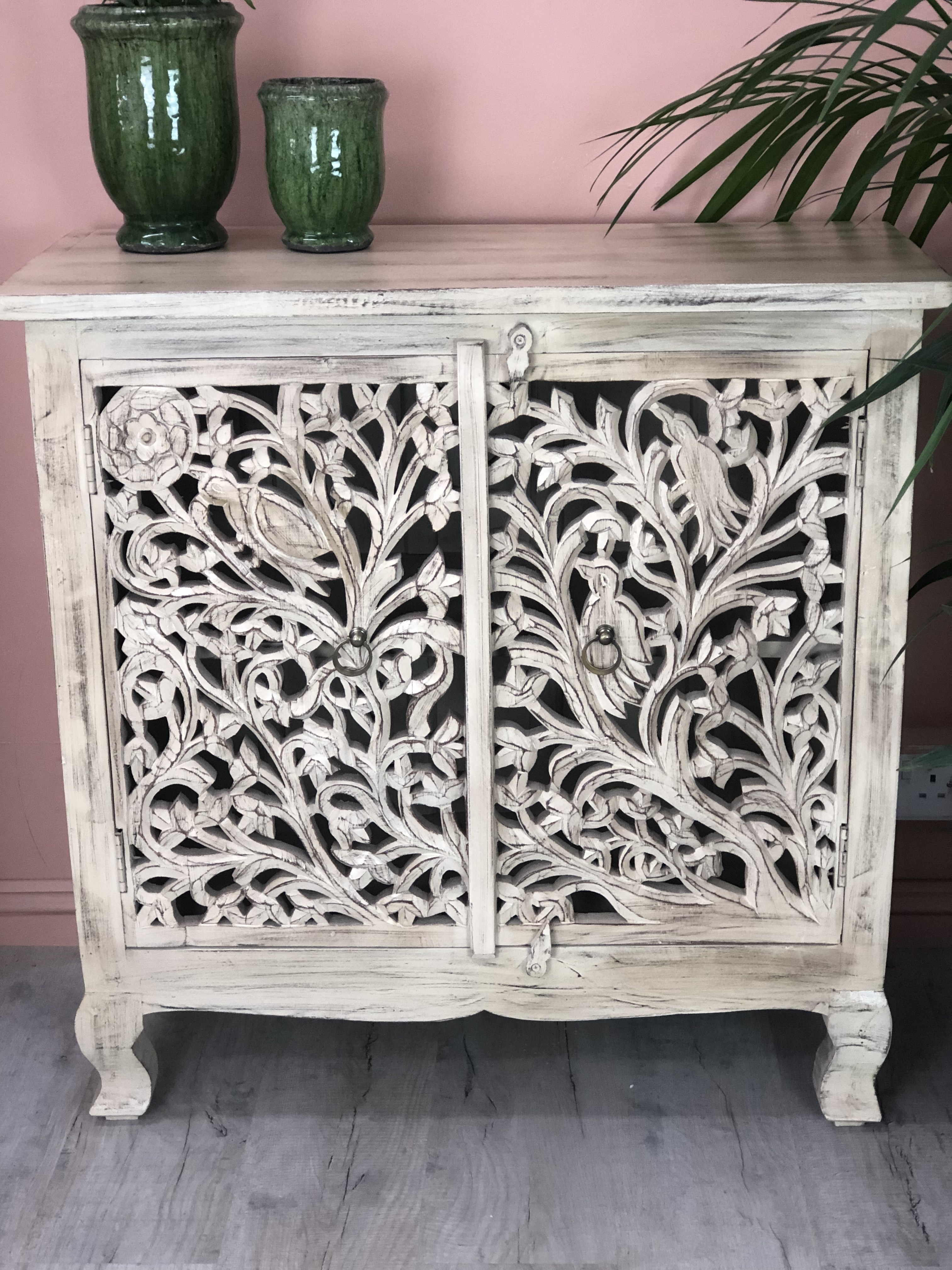 Pretty 2 Door Carved Indian Sideboard Kireihome Vinterior