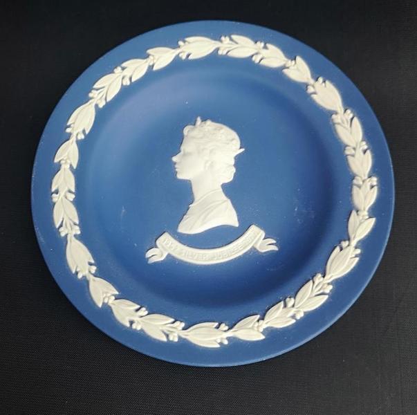 Vintage Wedgwood Jasperware Jubilee Plate Trinket Dish Royal Memorabilia 70 S Vintage Wedgwood Jasperware Jubilee Plate Trinket Dish Royal Memorabilia 70 S