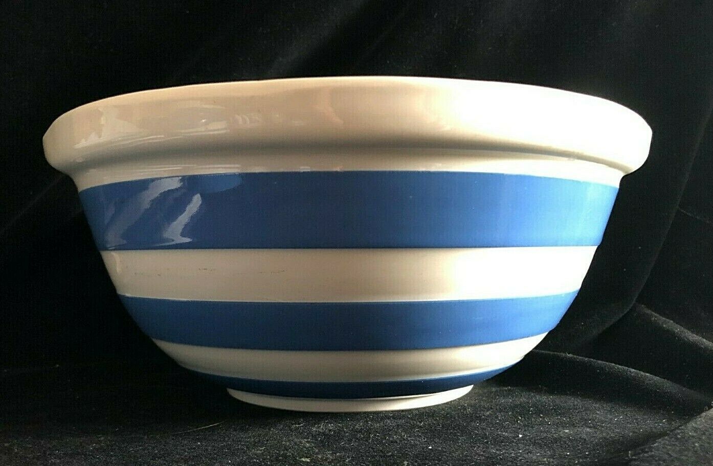 T G Green Blue & White Cornishware Mixing Bowl Cornishware Vinterior