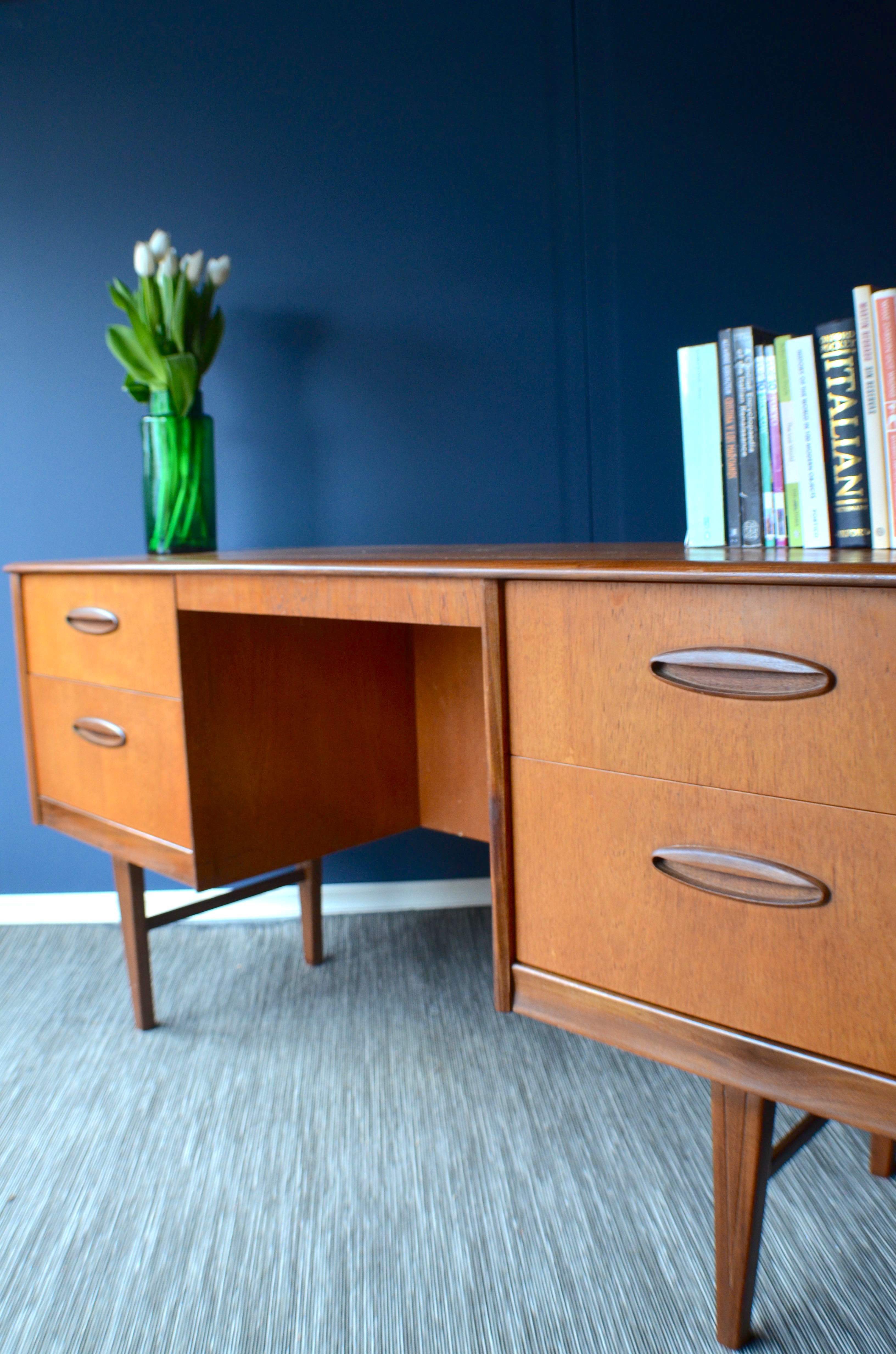 Vintage Danish Teak Desk / Dressing Table /Drawers ... (3264 x 4928 Pixel)