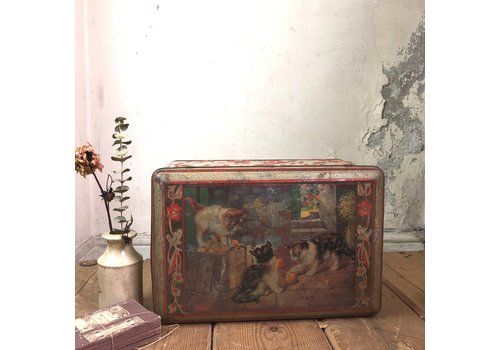 Large Tin With E Moier Cats Illustration