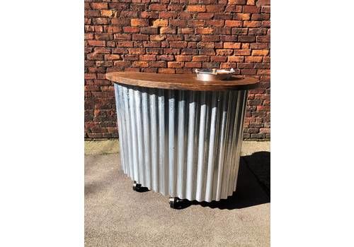 Johnston Bespoke Stylish Portable Industrial Style Bar Unit/Drinks Trolly With Built In Ice Bucket And Lockable Castors