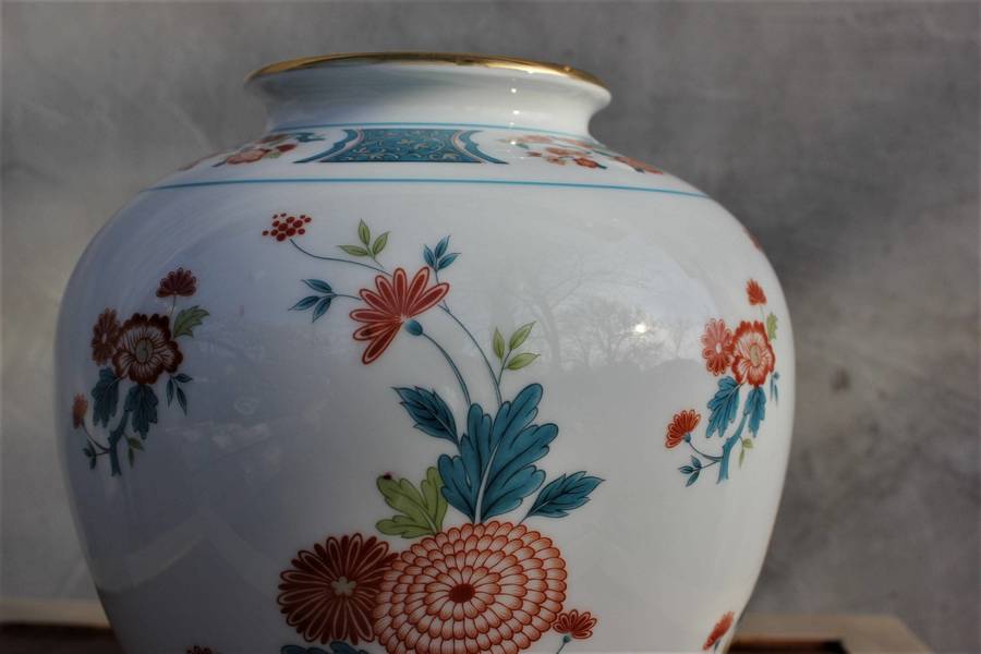 Japanese Porcelain Vase Asian White Vase Hand Painted Floral Vase Porcelain photo furniture