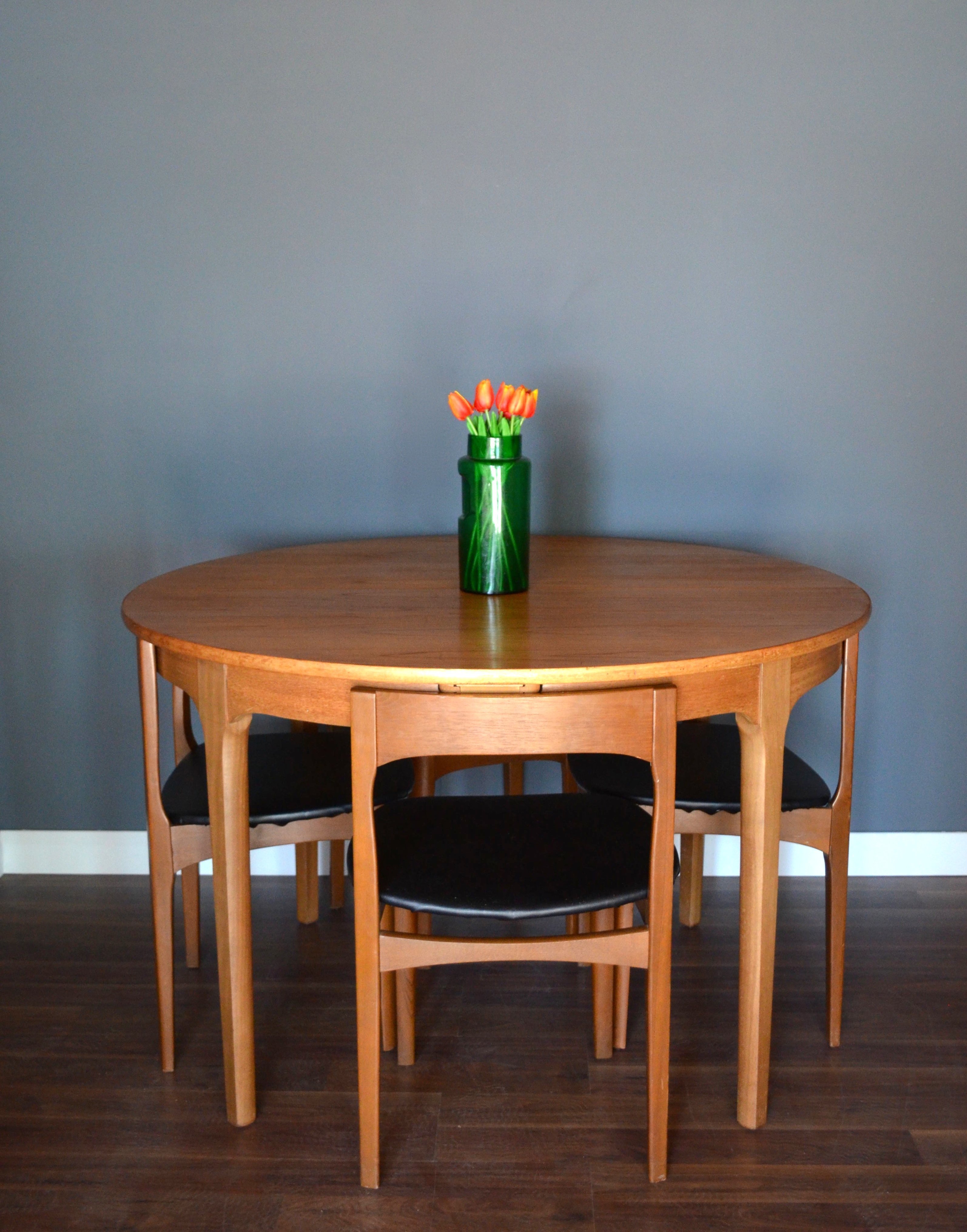 Vintage 'Nathan' Danish Style Extending Round Teak Table And Chairs. Delivery. Modern