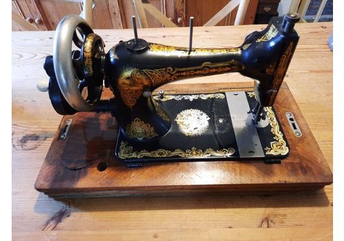 Antique 1871 Singer Hand Crank Sewing Machine With Original Case