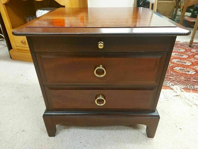 Vintage Mahogany Stag Minstrel Bedside 2 Drawers & Pull Out