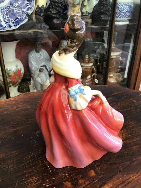 1957 Royal Doulton Figurine Hn2229 Southern Belle 8 Tall | Royal